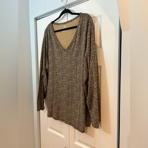 EVRI Everyday Tee Leopard Print Long Sleeve Top 4X Relaxed Fit Soft V-Neck